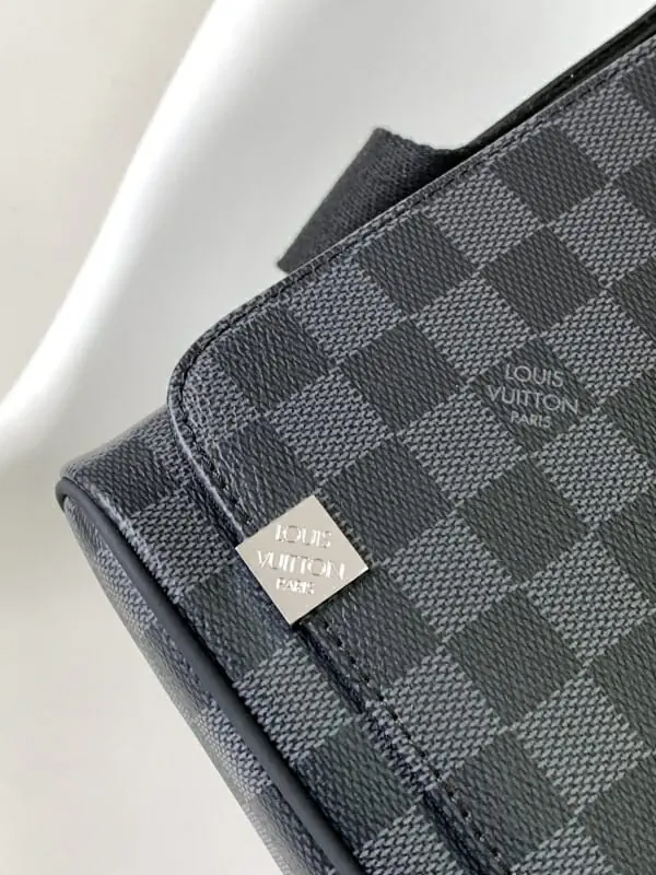 louis vuitton aaa homme mini sac a main s_112a2ba4